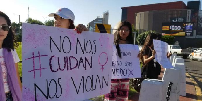 Una manifestación de mujeres en Tijuana. Exigen respeto a sus derechos.